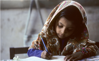 Experts call for gender-sensitive strategies ahead of post-2015 development negotiations